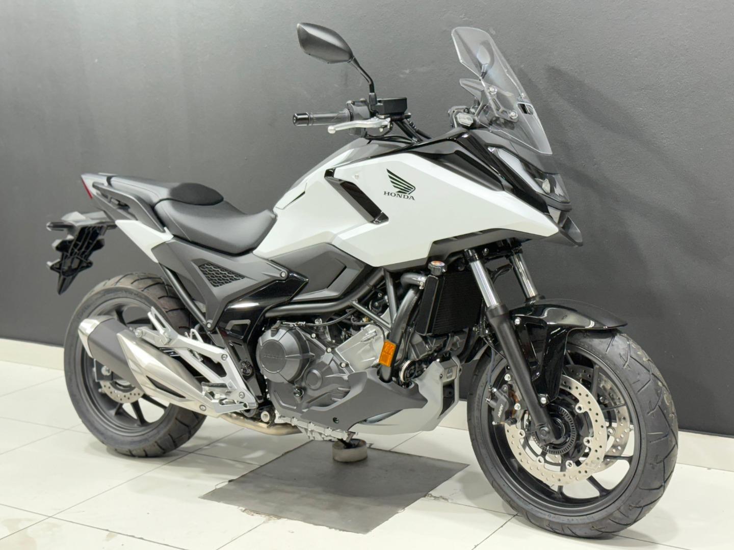 Honda NC750X Manual